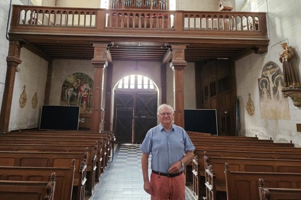 Le Lion-d'Angers. L'orgue de l'église sous l'attention des Amis de l'église