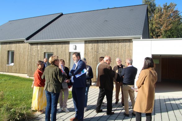 Marans. Maine-et-Loire habitat a inauguré des maisons en bois : "Mieux que Jean-d'Ormesson ?"