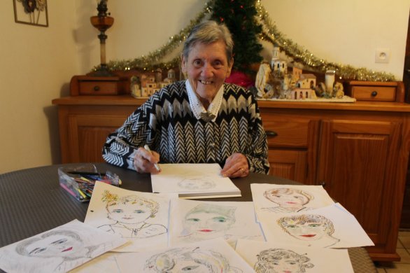 Livré-la-Touche. À 98 ans, malgré sa cataracte, elle se découvre des talents de dessinatrice