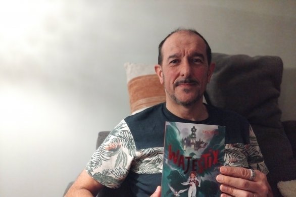 Benoît Grelaud sort un nouveau roman. Lylou, super-héroïne de Wajestix