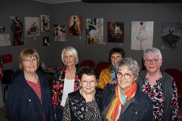 Château-Gontier. Six femmes exposent leurs toiles dans les couloirs de l'hôtel de ville