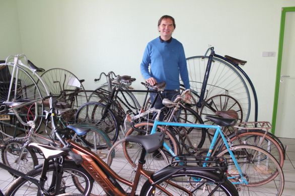Astillé. Passionné, Fabrice d'Astillé qui connait tout sur le vélo, a organisé une superbe expo