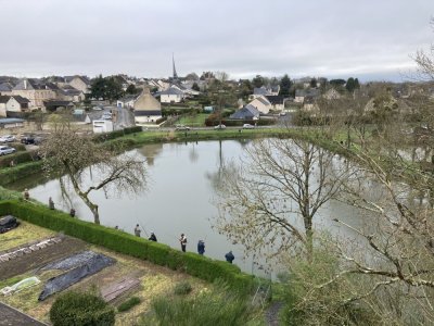 L'étang du Fresne à Renazé est ouvert à la pêche depuis le samedi 30 mars - Mickael