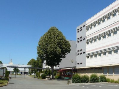 Segré - lycée Blaise Pascal - entrée du lycée - février 2023 - LMB