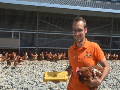 Johann Gaultier compte environ 20 000 poules sur son exploitation. - Charlie Creteur