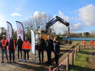 Ici les partenaires au début de chantier de Quelaines (Mayenne) en janvier 2024. - Thomas Clavreul