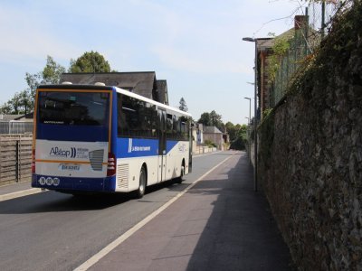 Des travaux ont eu lieu dans la rue Gasnier pour sécuriser les abords du collège et du lycée Saint-Michel Robert Schuman à Château-Gontier (Mayenne). - Thomas Gourlin