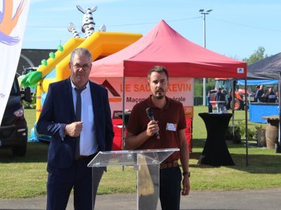 Jean-Michel Gilot nouveau président de l'association organisatrice avec le maire Laurent Lefèvre. - Thomas Clavreul