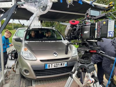 À Grez-en-Bouère, une voiture a été installée sur un travelling. - Charlie Creteur