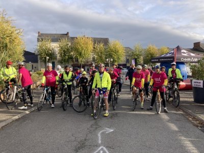 Les cyclotouristes renzéens ont une nouvelle fois montré leur solidarité en participant à octobre rose - Mickael