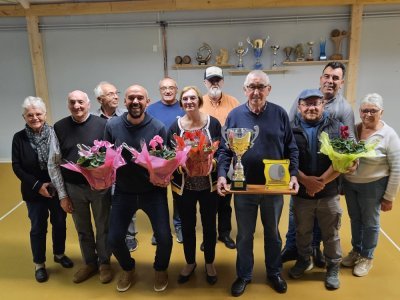 les finalistes lors de la remise des prix sur le jeu du cercle saint Joseph - Renault Frédéric