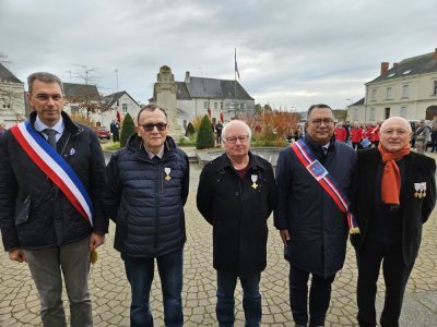 Daniel Fouché et Michel Pointeau ont été décorés de la croix du combattant - Renault Frédéric