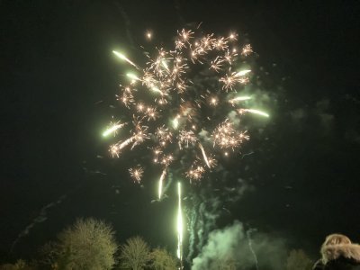 Très beau feu d'artifice aux couleurs de Noël - Mickael