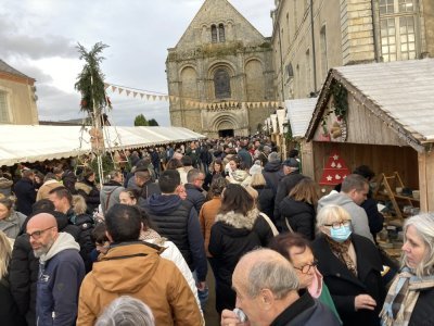 Beaucoup de visiteurs dans l'esprit de Noël - Mickael