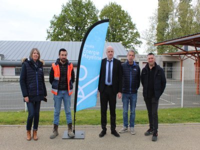 Les premiers travaux avaient commencé pendant les vacances de printemps (photo d'archives). - De gauche à droite Hélène David chargée de communication EM, Mathias Perdereau Ste See You Sun, Richard chamaret Président EM, Yann Trandafir EM et Jérôme Landelle