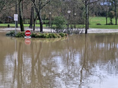 Le Pré de la Liberté est complètement inondé. - Philippe Simon