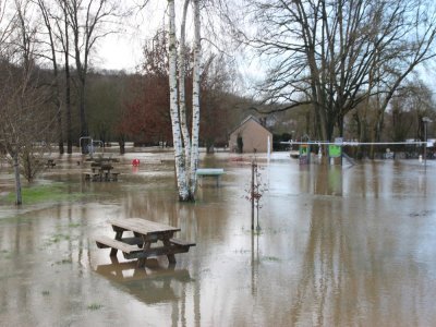 L'aire de loisirs et le camping La Rivière de Nyoiseau sont inondés. - Charlie Creteur