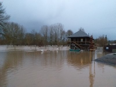 le camping du Lion sous les eaux - Renault Frédéric