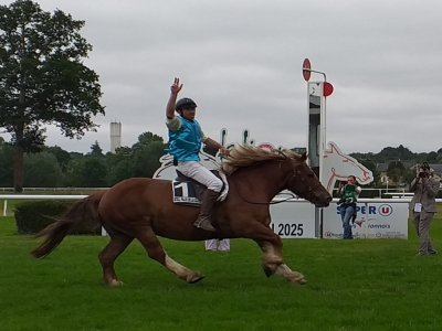 2ème participation, 1re victoire pour François Mézières - Renault Frédéric