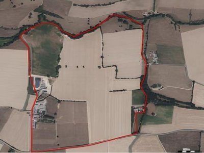 Exemple de parcelles sur le plateau d'Argenton-Notre-Dame : diminution du linéaire de haie et augmentation de la superficie des parcelles entre 1950 et aujourd'hui. - AB