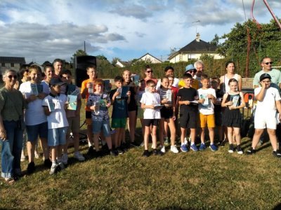 Les CM2, les enseignants et le conseil municipal. - Marion
