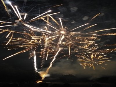 le feu d'artifice a été maintenu au Lion d'Angers - Frédéric Renault