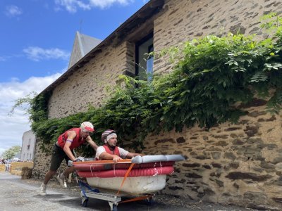 Les équipes ont quand même dû se munir de gilets de sauvetage. - cm
