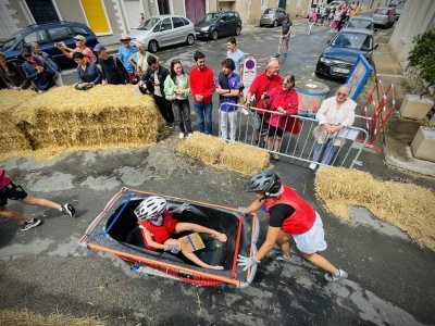 Pour la première fois, la course s'est déroulée dans les rues de la commune. - cm