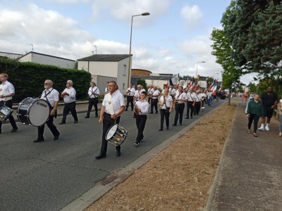 La fanfare de Morannes était en tête du cortège lors du défilé du 14 juillet. - Aurélie Perré