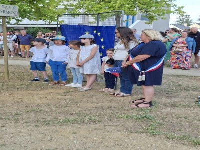 Les enfants ont exposé le drapeau de l'Union européenne aux yeux de tous. - Une habitante des Hauts-d'Anjou