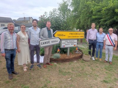 Les deux communes, Candé et Freienhagen, mentionneront désormais que 1 050 km les séparent. - J Bouildé