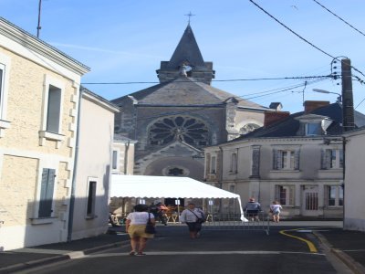 Le bourg et son église étaient en effervescence. - Dominique Boumier