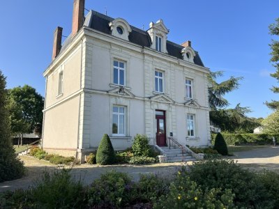 C'est ici que fut ouverte la première maison médicale. Aujourd'hui devenue maison Pré - Mickael