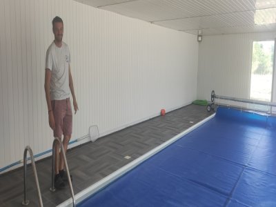 Romuald Barthélémy gérant du gîte du Bout d'Angrie près de la piscine couverte et chauffée. - J Bouildé