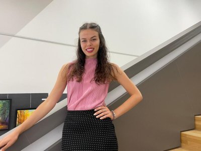 Madeline Ardouin (9) est originaire de Cerans-Foulletourte, dans la Sarthe, est âgée de 24 ans et mesure 1m70. La jeune femme est chargée de projet édition iconographie au sein d'un tour-opérateur français. - Clémentine Marié