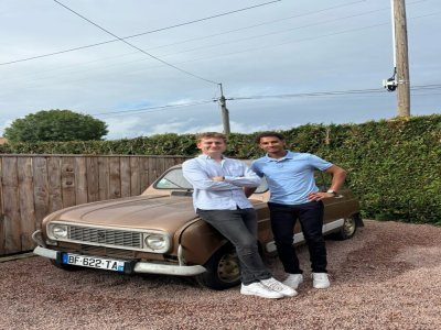 L'équipage Les Couz'1 numéro 501, pour la 29e édition du 4L Trophy. - Axel Lenoble