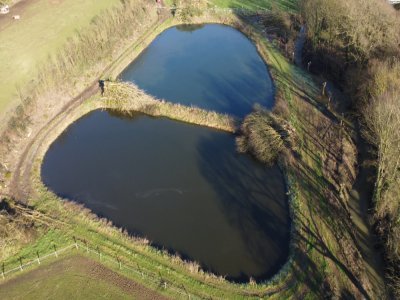 Au fil des ans, les deux bassins présents sur le site étaient devenus problématiques (avant les travaux). - Pays de Château-Gontier