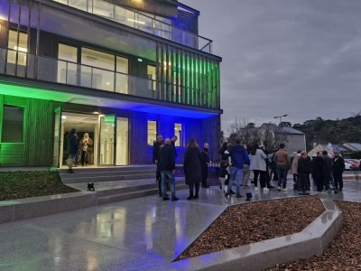 Vendredi 28 novembre, le pôle tertiaire de l'Anjou Bleu a été inauguré. De nombreux élus et agents étaient présents pour cette occasion. - Elodie Chalandre