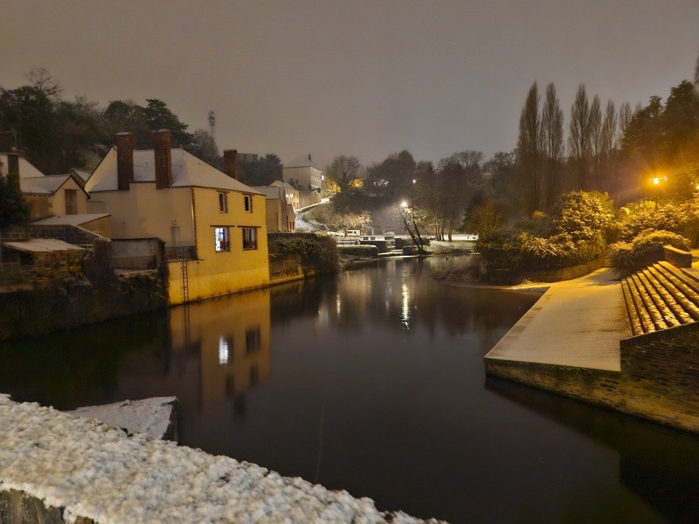En quelques minutes, la ville est devenue blanche.&nbsp;